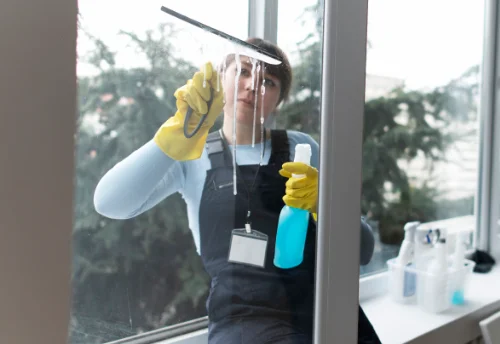 Nettoyage de vitres intérieures et extérieures à Saint-Aubin-Fosse-Louvain
